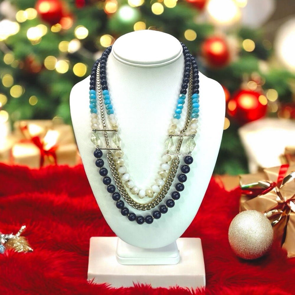 The limited gold tone, lobster, clasp, three strand, crystal and acrylic - Picture 1 of 4